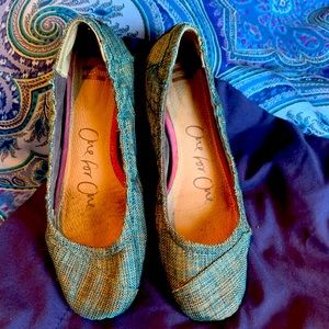 TOMS flats size 8